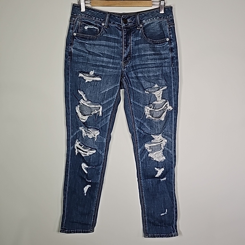 American Eagle size 6 distressed style 32x30 tomgirl straight leg jeans
